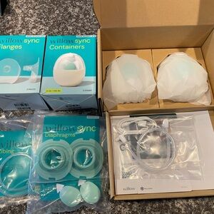 New in Box Willow Sync with extra parts
